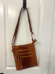 Vintage-Style Brown Tooled Leather Crossbody Shoulder Bag – Western look