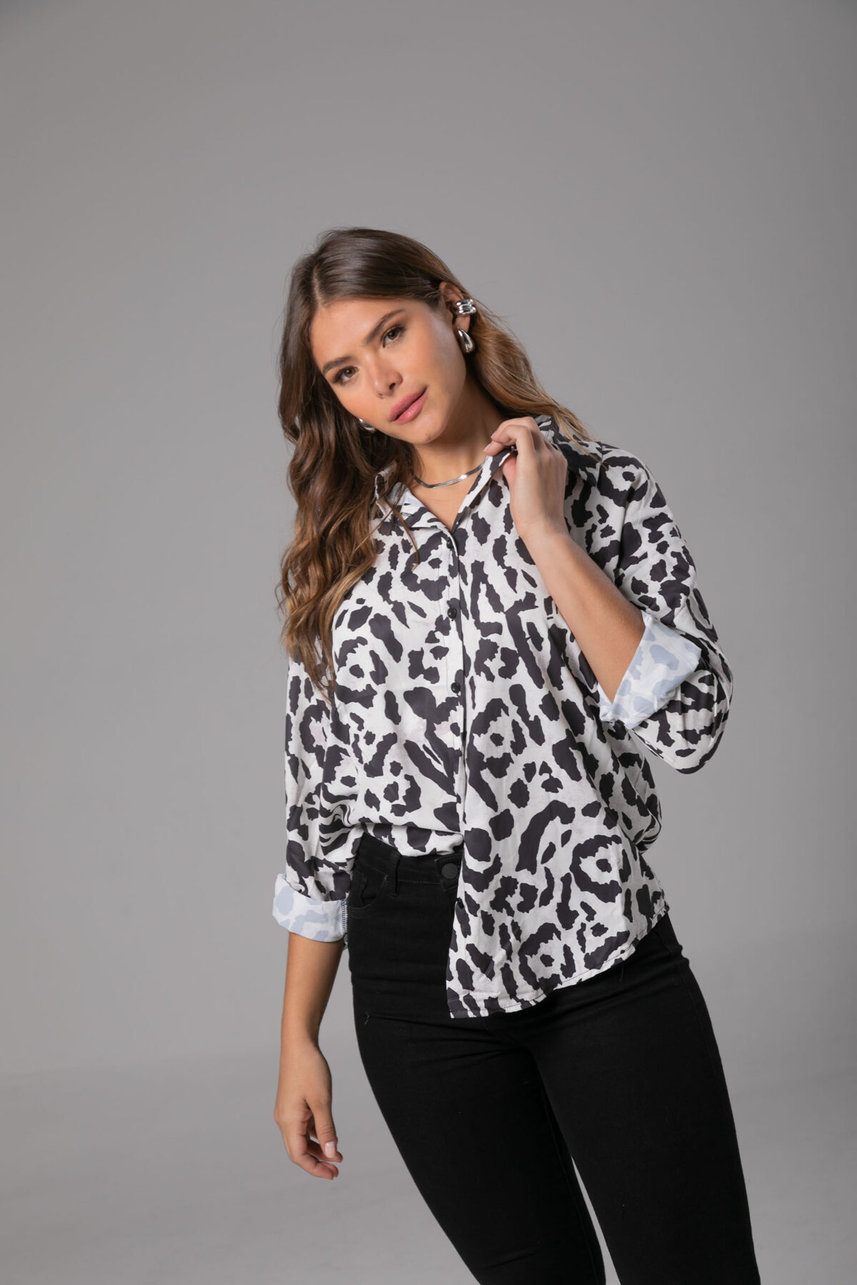 CAMISA CLASICA BOTONES ANIMAL PRINT